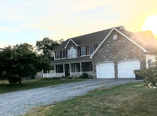 1616 Finch Dr, Chambersburg, PA 17202