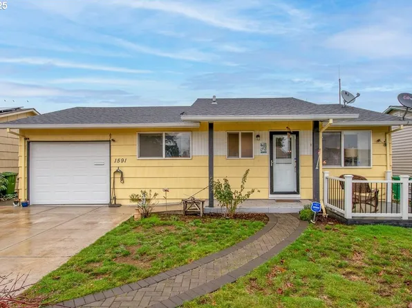 1591 Rainier Rd, Woodburn, OR 97071