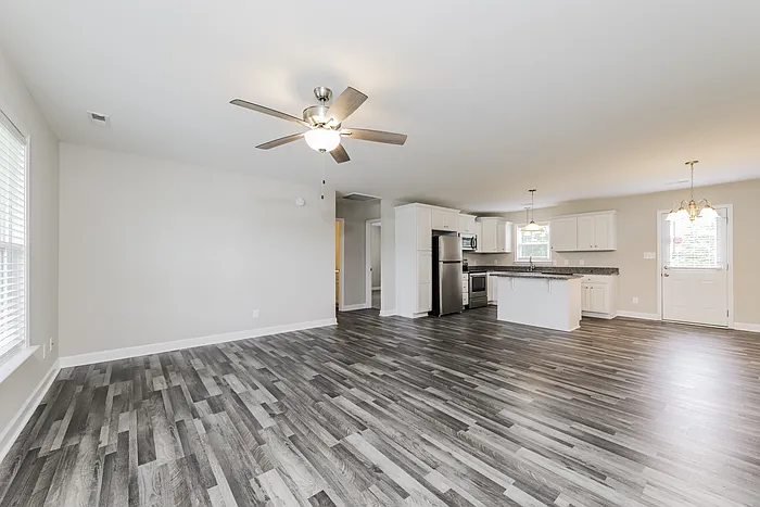 3 bed, 2.0 bath, 1520 sqft, $1,795 — Photo 3