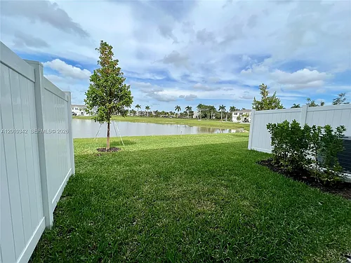 6909 Harbours Edge Ave #6909 Photo 1