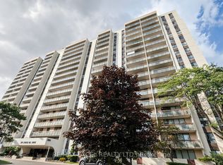 350 Seneca Hill Dr #1011, Toronto, ON M2J4S7