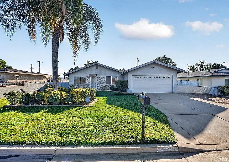 3 bed, 1026 sqft, $2,250 — Photo 1