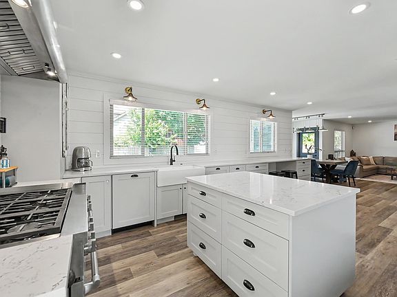 4th image of 6289 187th St