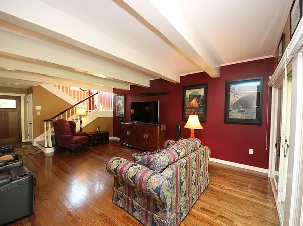 4615 S Pinehurst Dr #B, Austin, TX 78747