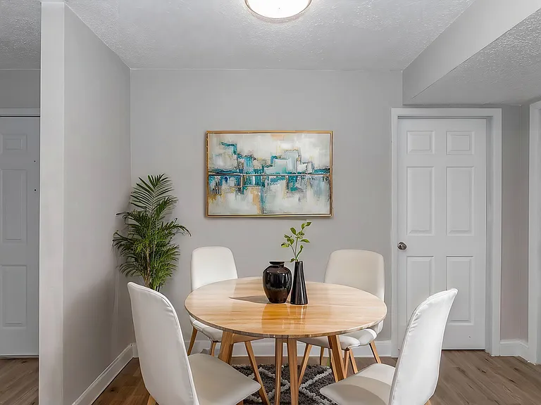B1 Breakfast Nook