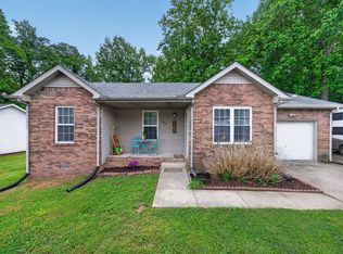 628 Ashley Oaks Dr, Clarksville, TN 37042