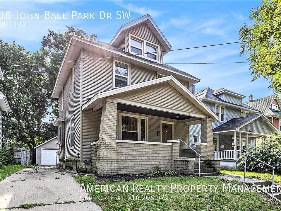 218 John Ball Park Dr SW