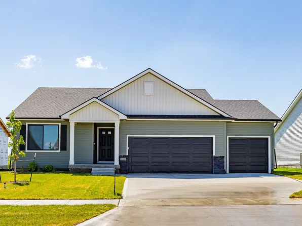 1120 Featherstone Ave NE, Bondurant, IA 50035
