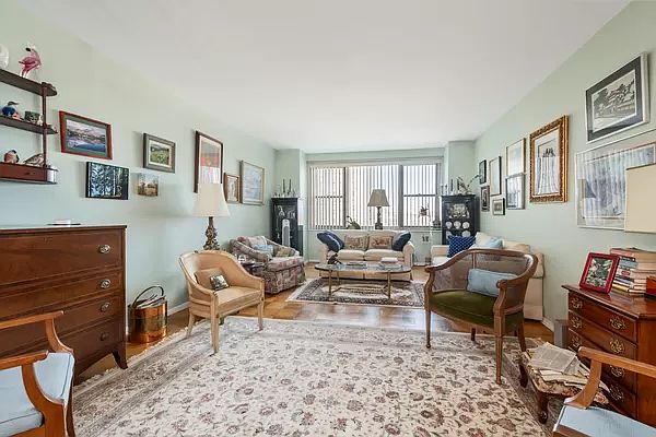 1st image of 70-25 Yellowstone Blvd APT 8M