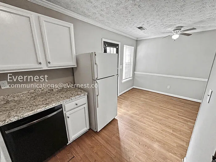 4256 Worth St — Photo 5