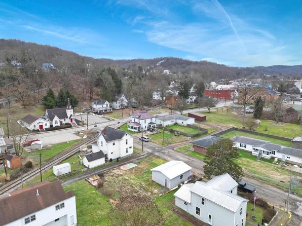 127&129 Virginia Street, Sistersville, WV 26175