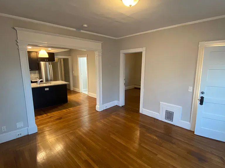 628 Smith St — Photo 6