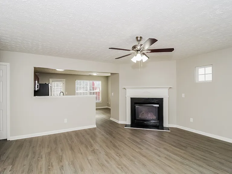 427 Topaz Dr — Photo 5