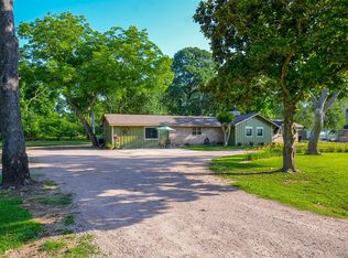 37716 Broncho Rd, Wallis, TX 77485