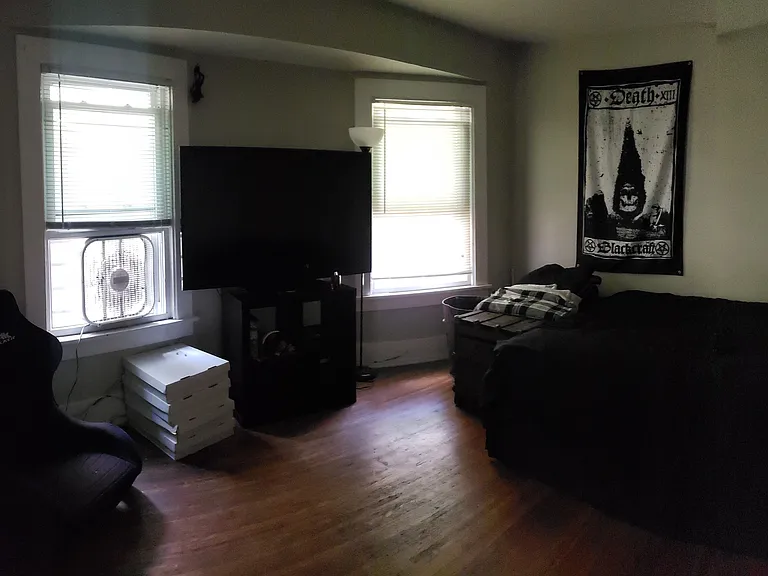 1004 Harvard St — Photo 9