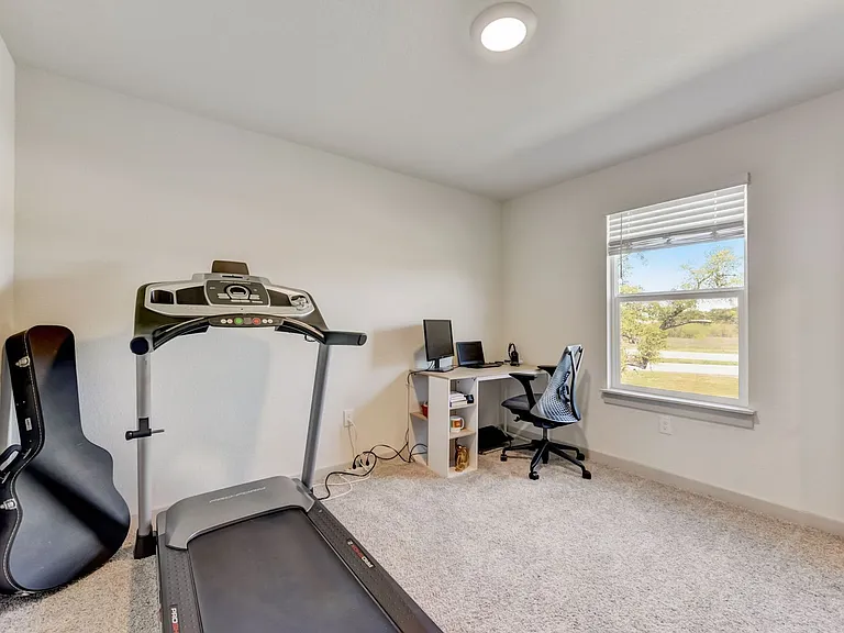 109 Cupreata Ln — Photo 32