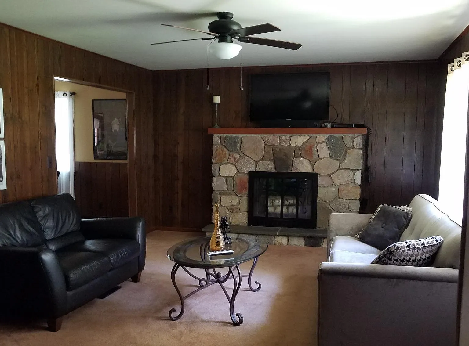 2 bed, 1300 sqft, $2,000 — Photo 1