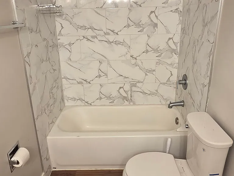 118 SW Regulator St — Photo 16
