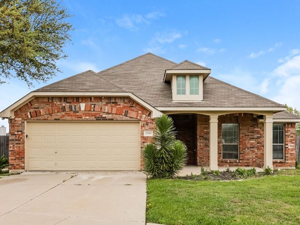 1101 Saddle Ct