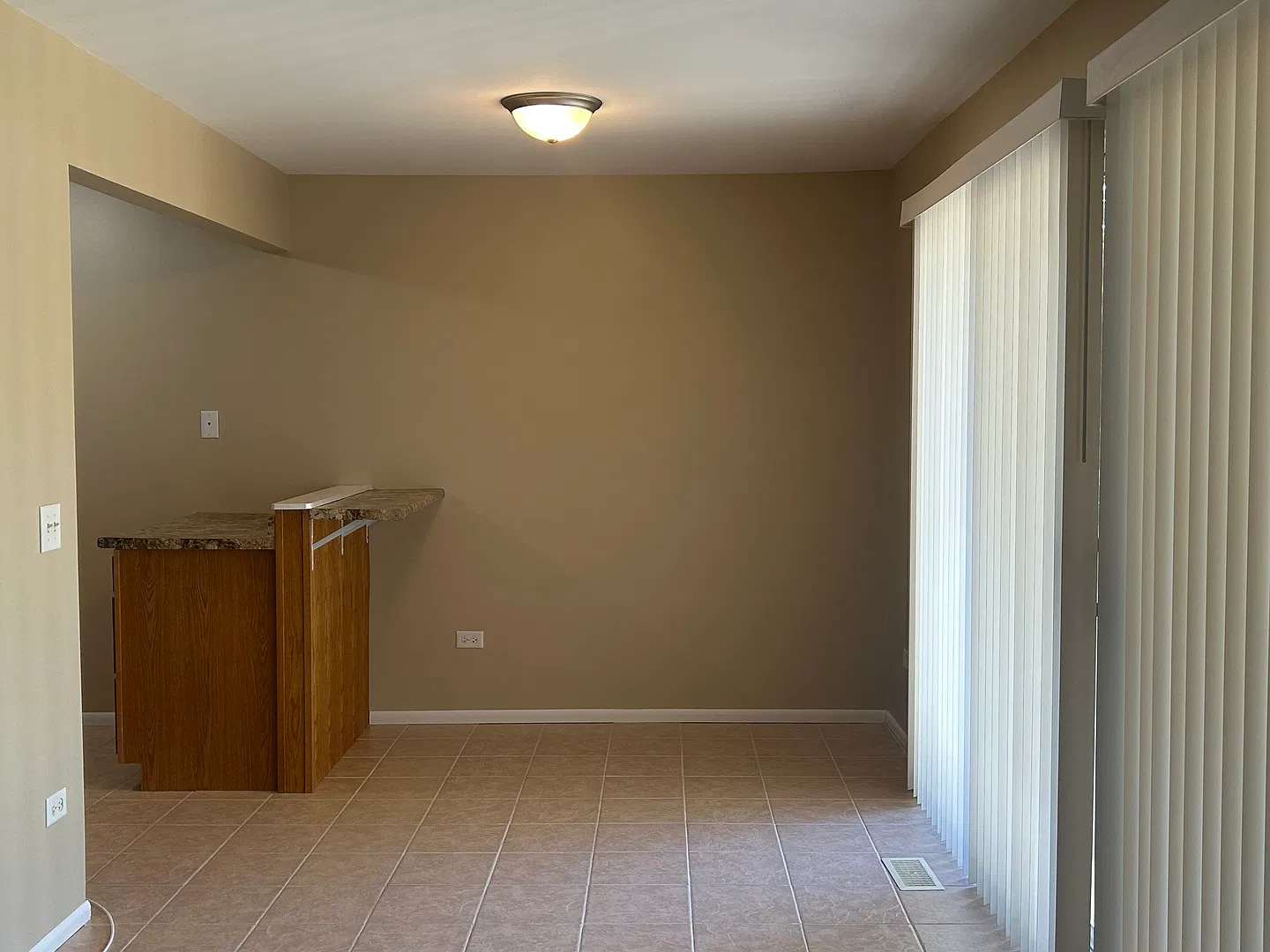 1 bed, 900 sqft, $1,900 — Photo 4