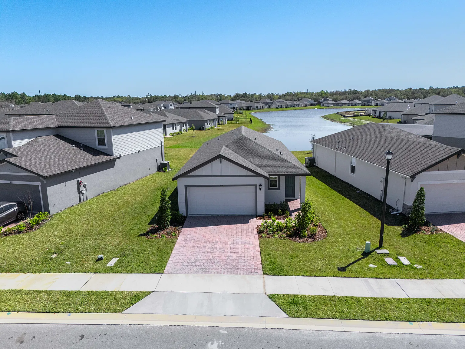 225 Links Terrace Blvd — Photo 2