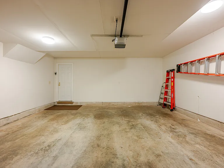 2714 Earls Ct — Photo 38