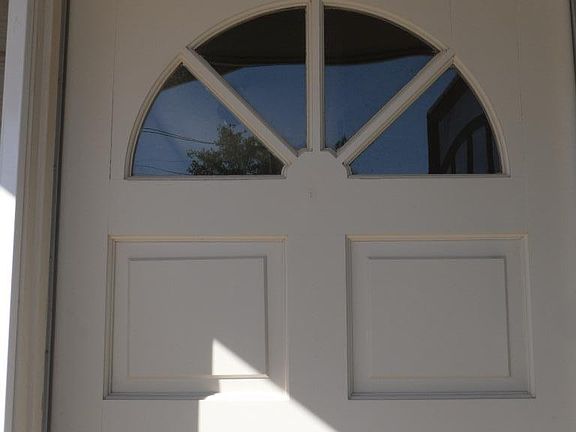 3rd image of 252 N 1st Ave