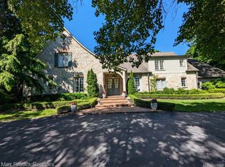 1395 Country Club Rd, Bloomfield Hills, MI 48304