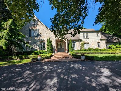 1395 Country Club Rd, Bloomfield Hills, MI, 48304