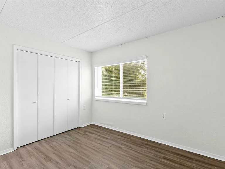 Paradise Gardens 55+ Senior Apartments — Photo 21