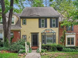 1304 Hampshire Ct, Raleigh, NC 27612