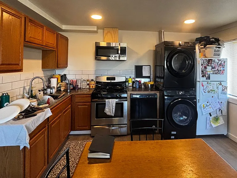 415 N Van Buren St — Photo 8