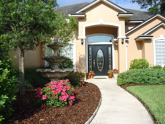 2nd image of 905 Lotus Ln S