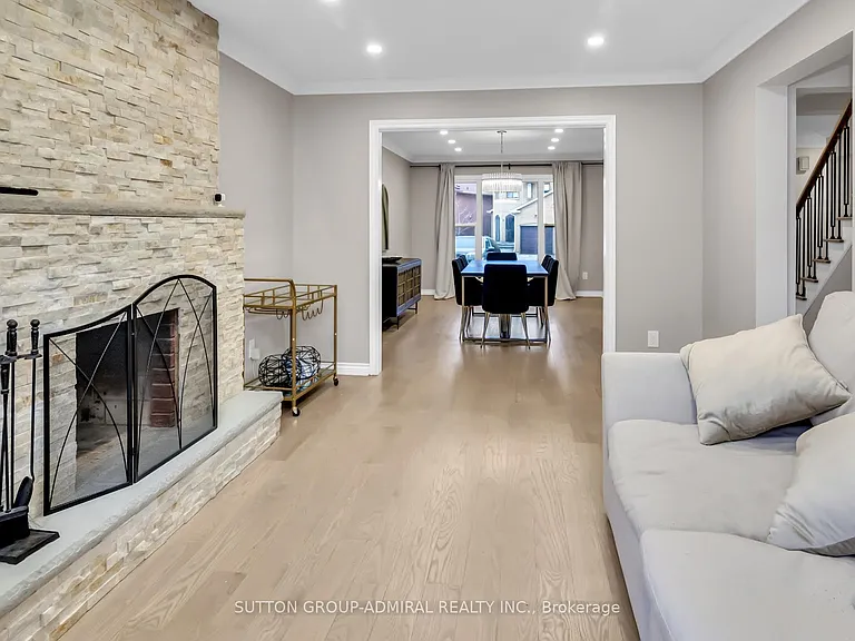 119 McCabe Cres #MAIN 2ND — Photo 6