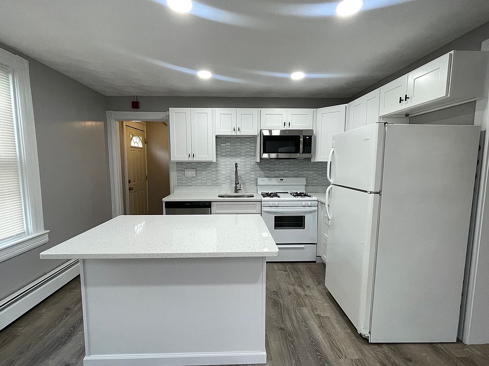 1st image of 393 Weeden St #1A