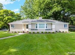 20088 Woodland St, Harper Woods, MI