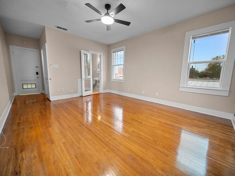 436 S Fannin Ave — Photo 28