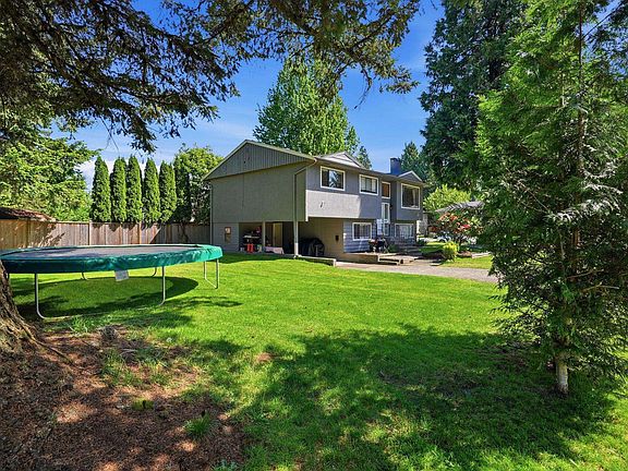 3rd image of 20783 Thorne Ave