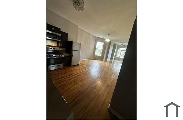 Building Photo - 3322 W Maypole Ave