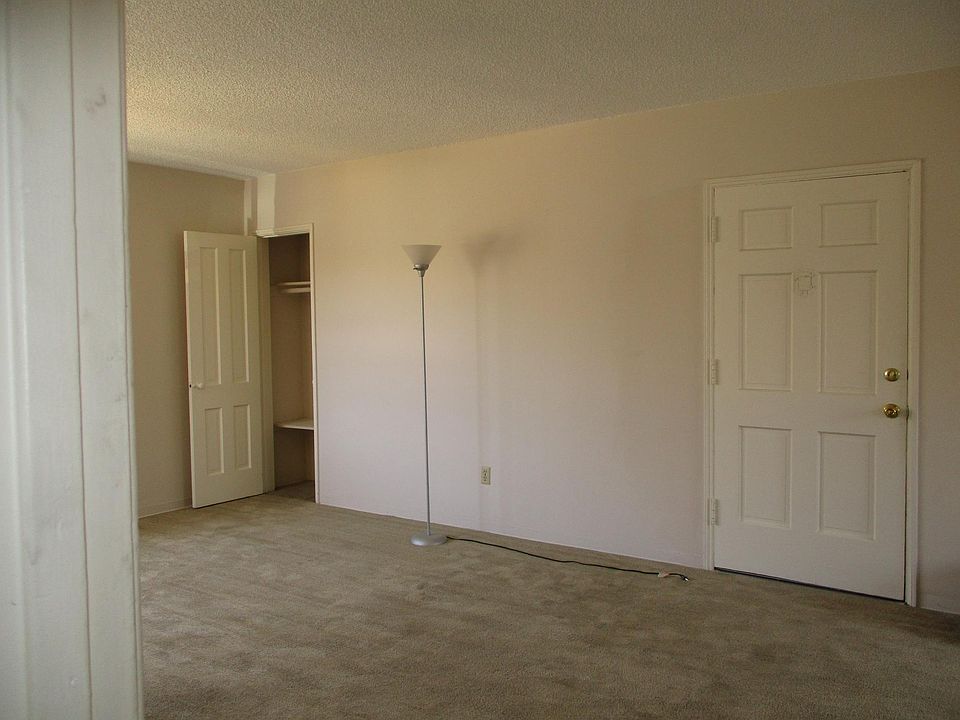 2nd image of 16019 S Harvard Blvd APT 4