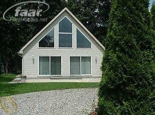 1193 Chemung Dr, Howell, MI 48843