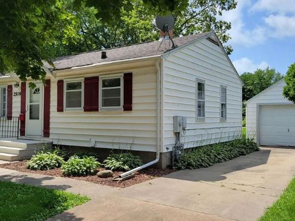 1st image of 2509 Tremont St