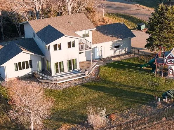 317 E Spring Creek Dr, Pierre, SD 57501