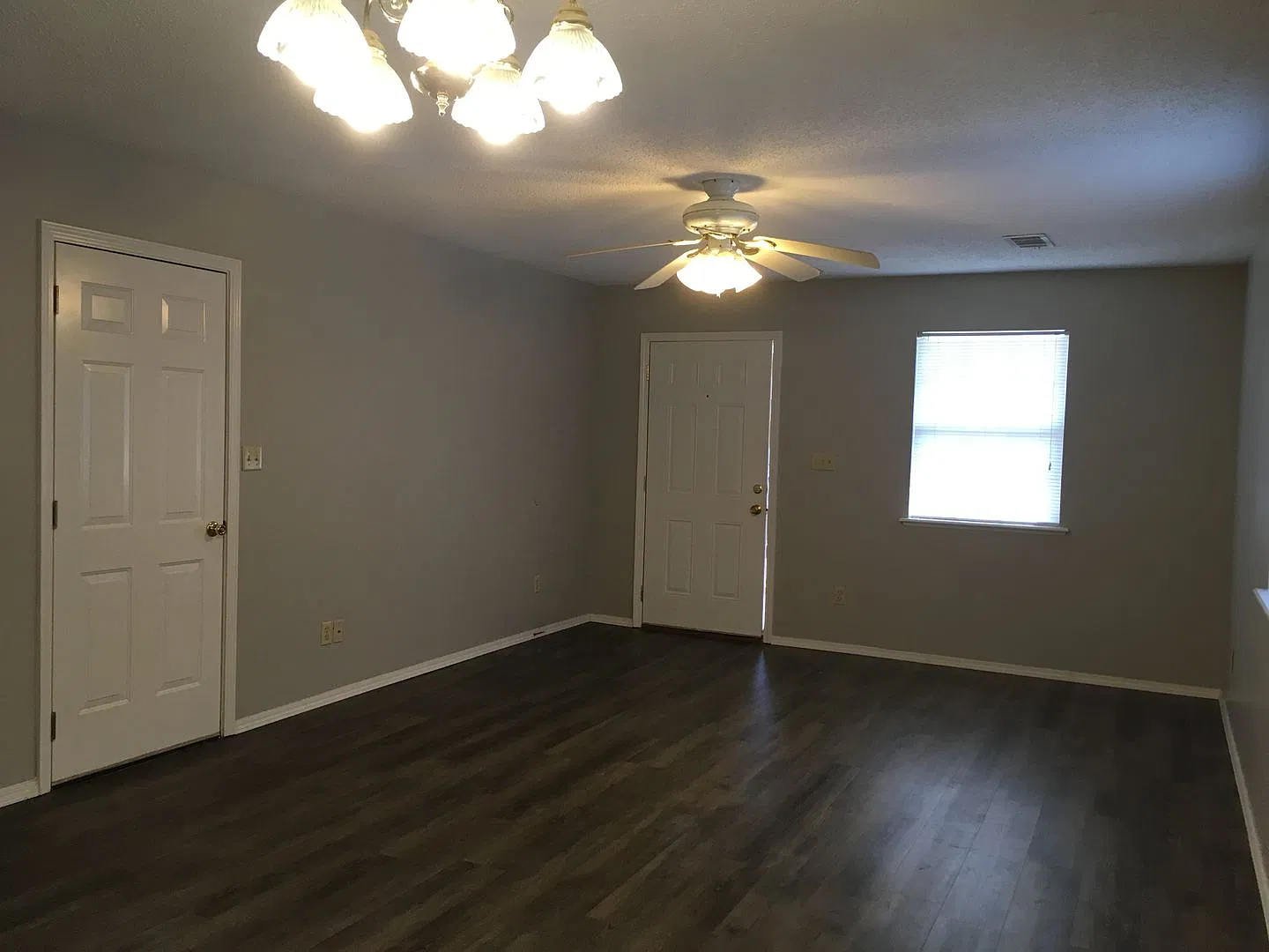 403 Valley Drive — Photo 3