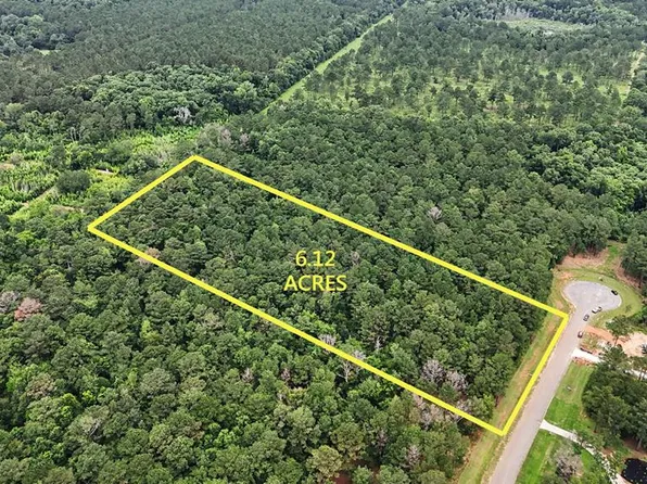 317 Hidden Lakes Dr, Albany, GA 31721