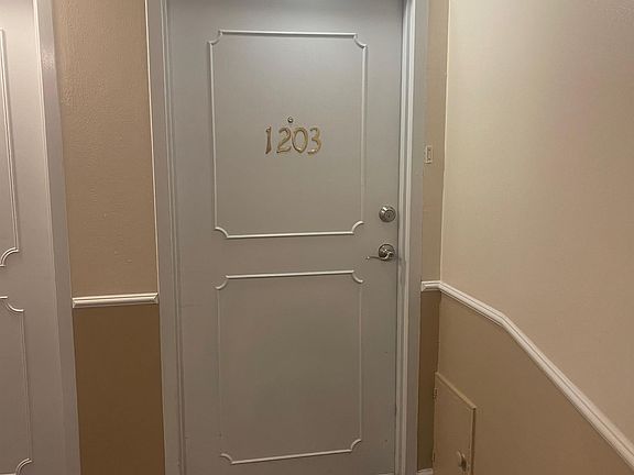 4th image of 1331 Park Ave SW Unit 1203