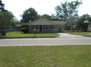 300 N Whitney St, Geneva, AL 36340