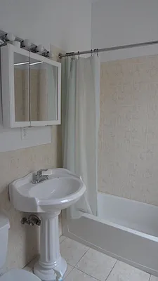 Rented by Bohemia Realty Group | media 33