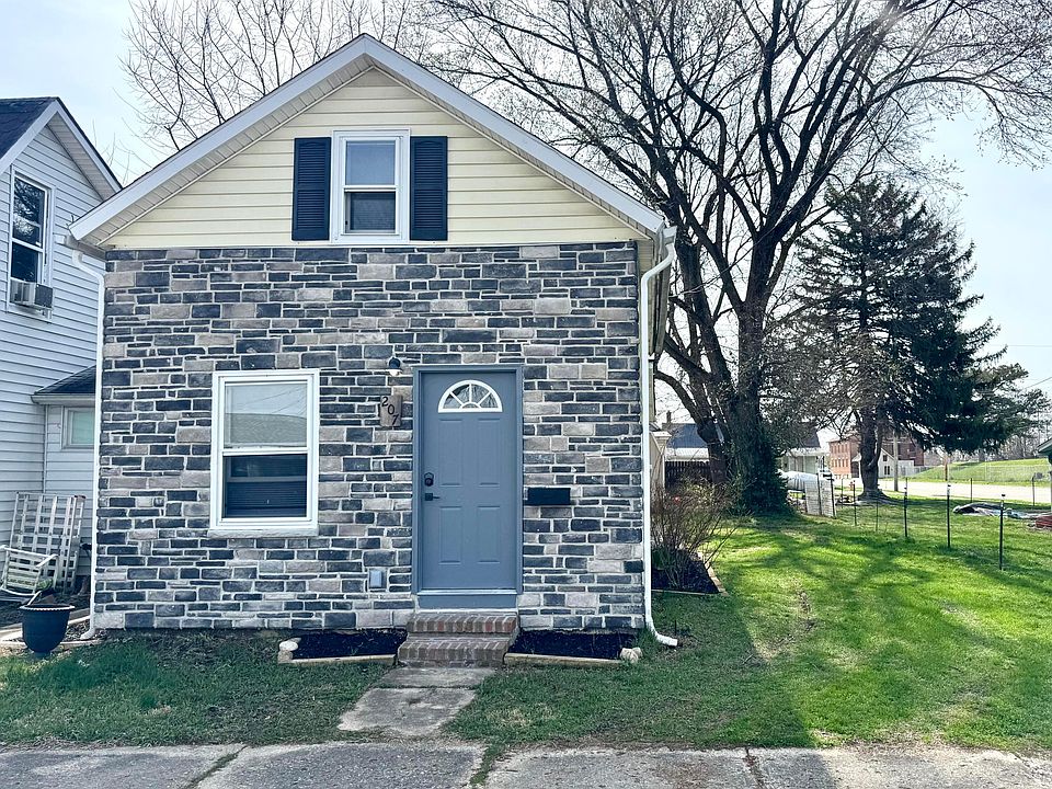 1st image of 207 E Mill St