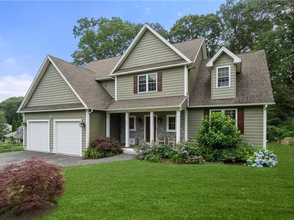 176 Cindyann Dr, East Greenwich, RI 02818